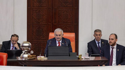 Meclis'te Yıldırım ve Özel arasında 'Başbakanlık' diyaloğu