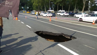 Beşiktaş'ta yol çöktü