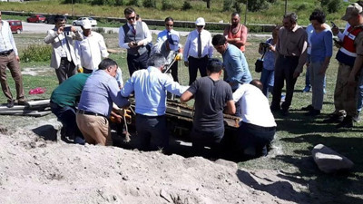 Rus subayın cesedi Ardahan'da toprağa verildi