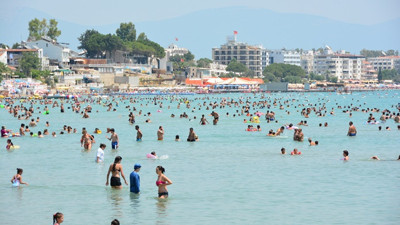 Didim'de sıcak hava sahilleri doldurdu