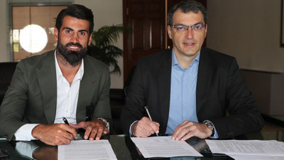 Volkan Fenerbahçe'de kaldı