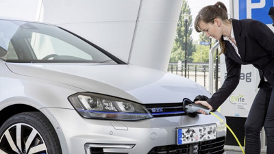 Almanya’da elektrikli şirket araçlarına vergi indirimi geliyor