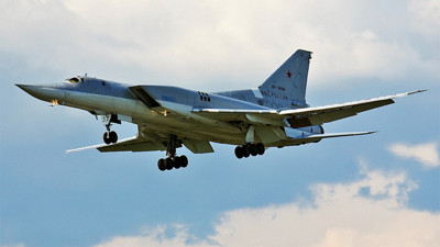 Rusya, yeni bombardıman uçağını tanıttı