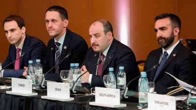 Varank: Bazı para birimlerinin küresel ayrıcalıklarını kırabiliriz