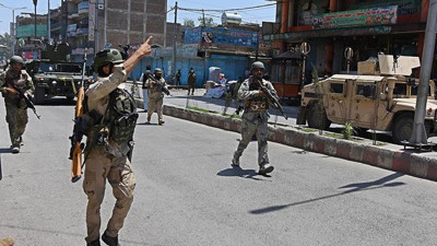 Afganistan'da intihar saldırısı: 3 NATO askeri öldü