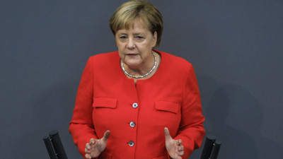 Merkel: Yahudiler ve Müslümanlar toplumumuza aittir