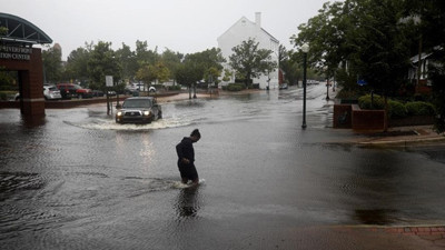 Florence kasırgası karaya ulaştı
