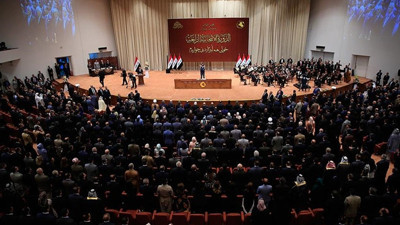 Komşu'da meclis, yeni başkanını seçmek için toplandı