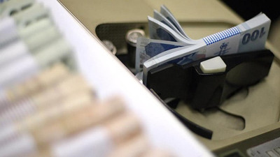 Bütçe, ağustosta 5.8 milyar lira açık verdi