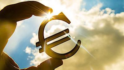 Euro Bölgesi'nde yıllık enflasyon azaldı