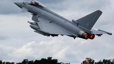 Katar İngiltere'den 24 savaş ve 9 eğitim uçağı aldı