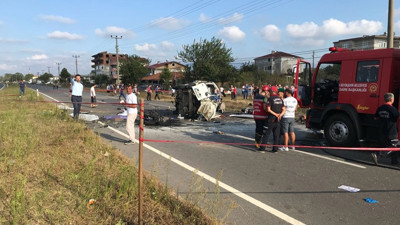 Araç motosikletli gruba çarptı: 7 ölü, 3 yaralı