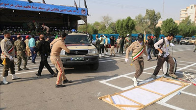 İran'da askeri geçit törenine saldırı: 24 ölü