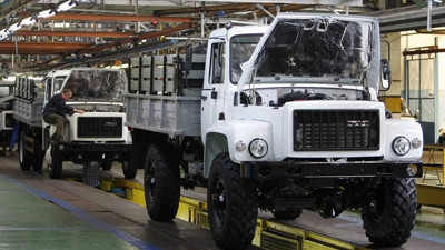 Rus otomobil üreticilerinden TL kararı