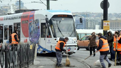 İstanbul'da tramvay kazası, 1'i ağır 2 turist yaralı