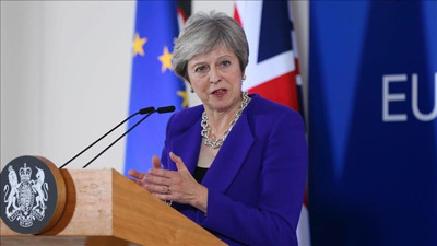 May'den Brexit çağrısı: Bir kez daha düşünün