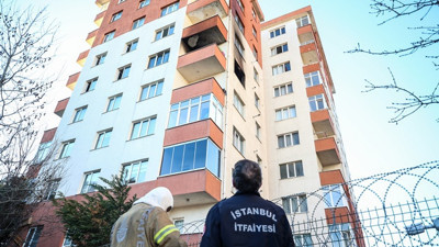Beylikdüzü'nde 11 katlı binada yangın çıktı