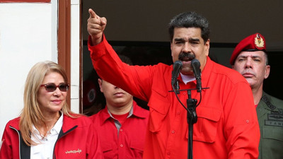 Maduro: Bu darbe girişimini atlatacağız