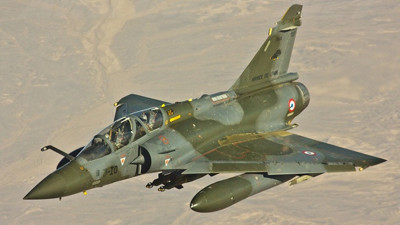 Fransa'da savaş uçağı radardan kayboldu