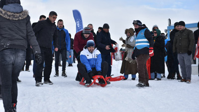 Uludağ Kış Şenliği Bursalıları zirvede buluşturdu