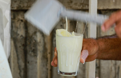 Sevinçte de kederde de ayran içtik