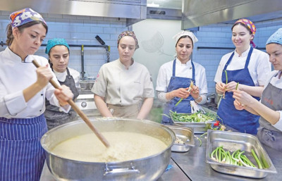 Seraf Restoranları şefi Sinem Özler: Kadınların birleştirici gücüne tüm dünyanın ihtiyacı var