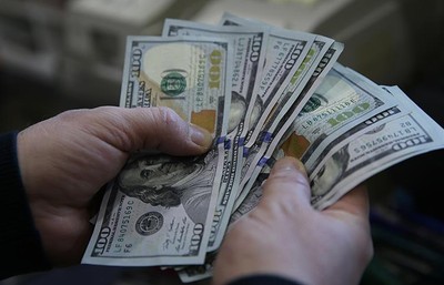 Dövizde ibre yukarı döndü! Euro ve dolar kaç TL oldu?