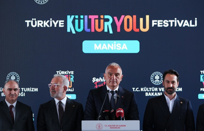 Bakan Ersoy hem festivali hem yeni müzeyi açtı