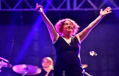 Nazan Öncel hastaneye kaldırıldı: Sağlık durumu takip ediliyor