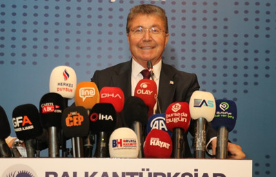 KKTC Başbakanı Ünal Üstel: 'Yatırımlarınızı KKTC’de değerlendirin'