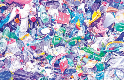 Her hafta bir adet kredi kartı yutuyoruz