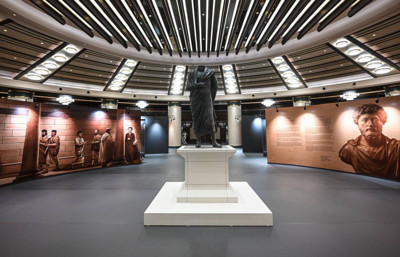 "Arkeolojinin Altın Çağı" Sergisi ziyaretçileriyle buluştu