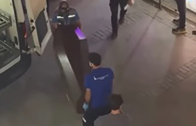 45 yaşındaki kadın 5 gündür kayıptı! Çürümeye başlayan cesedi apartman boşluğunda bulundu