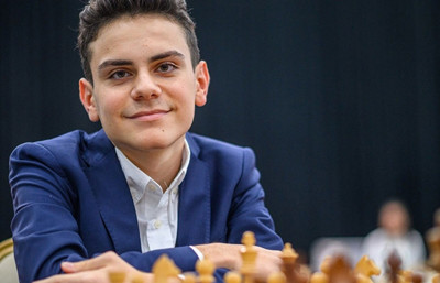 Türk satranç tarihinde bir ilk:  Ediz Gürel dünya şampiyonu Gukesh’i yendi