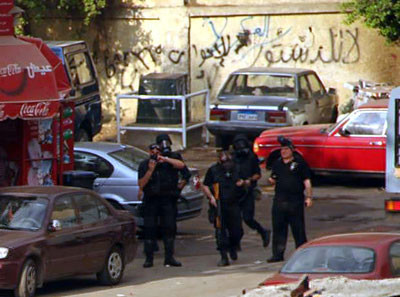 Mısır'da meydanlar kana bulandı - Resim: 7