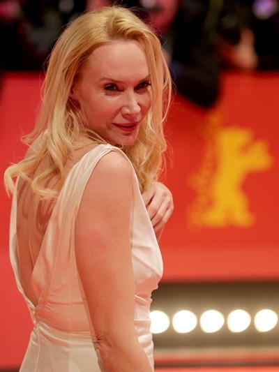 Berlin'de kırmızı halı şıklığı - Resim: 14