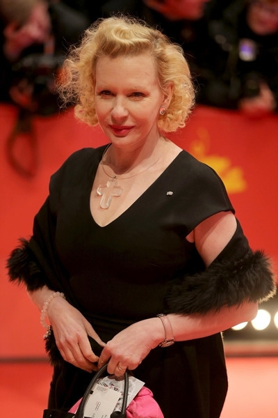 Berlin'de kırmızı halı şıklığı - Resim: 15