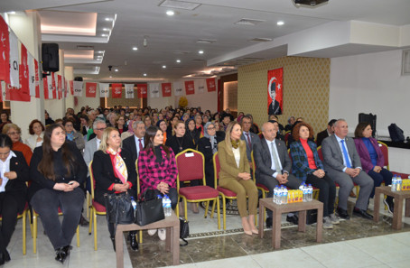 Aylin Nazlıaka, Karaman'da partililerle buluştu - Resim : 1