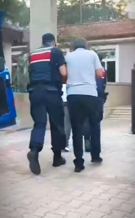 Burdur’da ağızları açık bırakan olay: Piyasa değeri 60 milyon lira olan 201 tüp kobra zehri ele geçirildi - Resim : 3