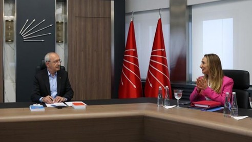 Kılıçdaroğlu'ndan Nazlıaka'ya: Direnin ve kazanın