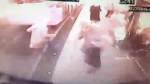 Üsküdar'daki kaza anı otobüs kamerasında