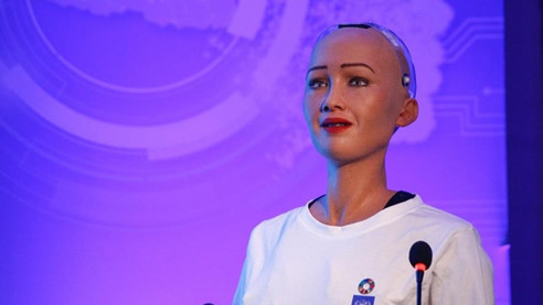Robot 'Sophia' Amharca konuşacak