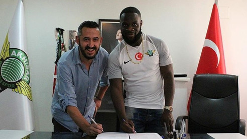 Akhisarspor Elvis Manu'yu transfer etti