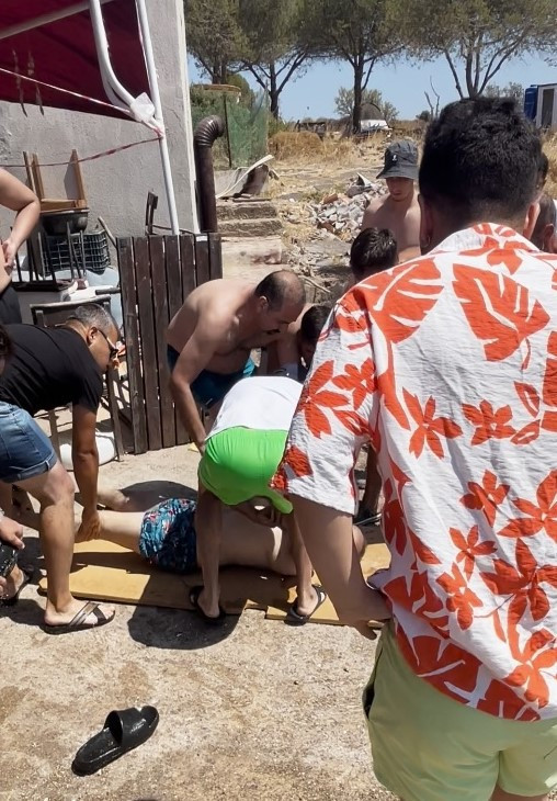 'Yürüyerek gidilen ada'da can pazarı: Boğulan çocuğu kurtarmak isterken canından oldu - Resim : 2