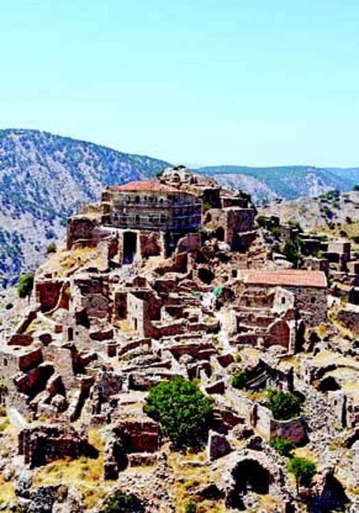 Siyah taşların mavi sularla dansı: Sakız Adası - Resim : 4