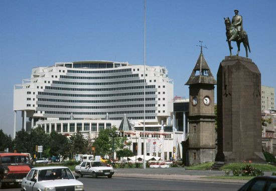 Kişi başına mevduat, nüfus dinlemiyor - Resim: 20