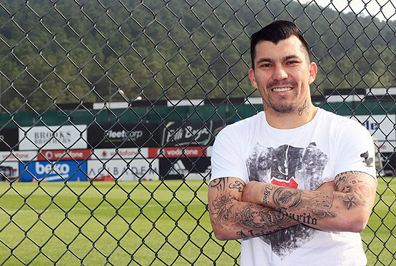 Medel: Şampiyonluk hayalimi yarıda bırakıp gitmek istemiyorum - Resim : 2