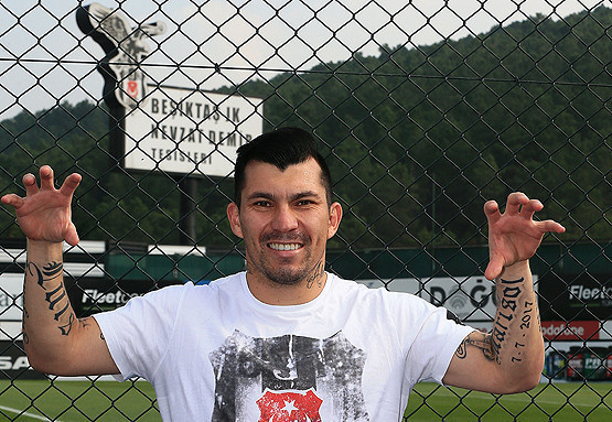 Medel: Şampiyonluk hayalimi yarıda bırakıp gitmek istemiyorum - Resim : 1