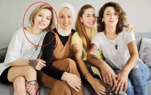 Babasının Uğur Dündar olmadığı kanıtlanmıştı: Türkiye'nin konuştuğu aileyle ilgili çarpıcı gerçek - Resim : 1