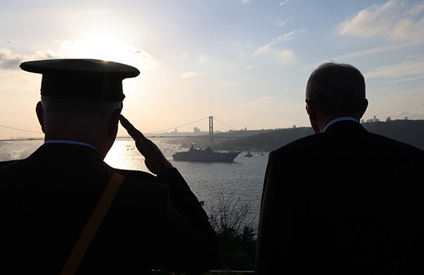 Türk donanmasının 100. yıl geçişi! 100 savaş gemisi boğazdan geçti - Resim : 2